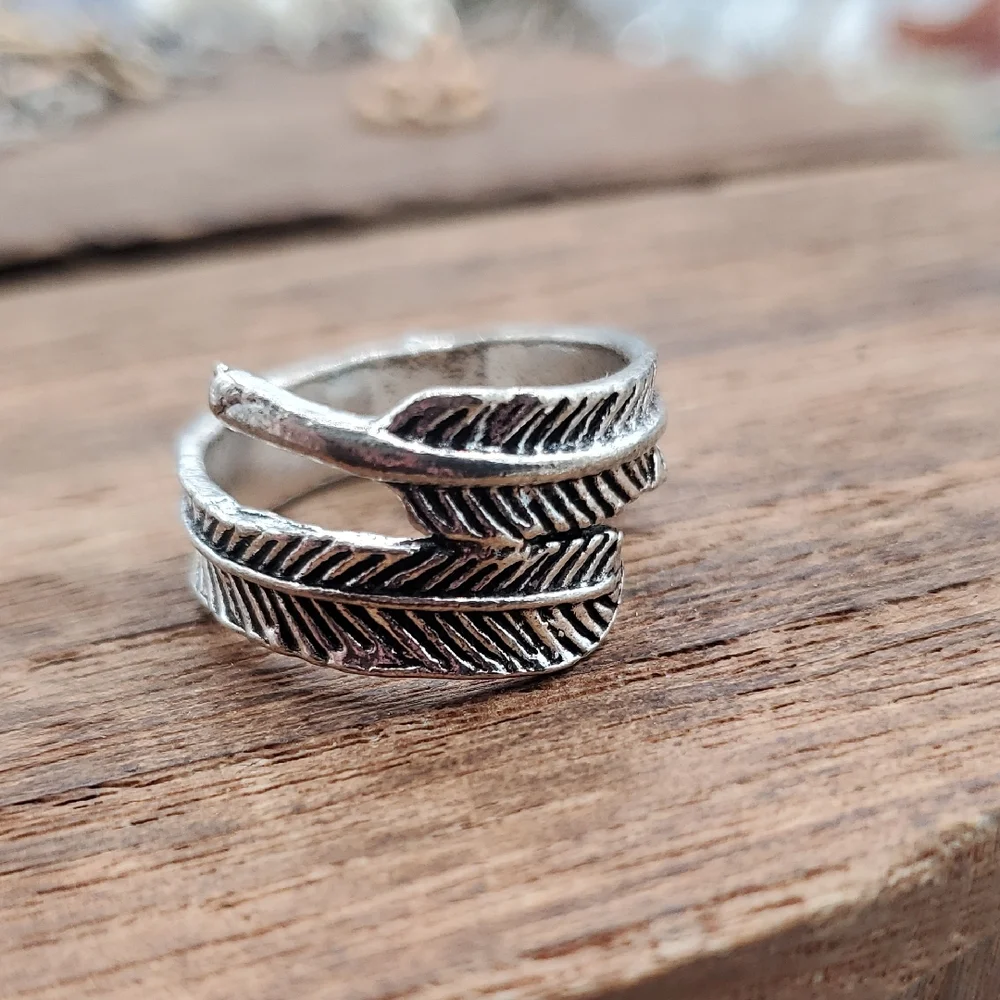 silver tone bohemian wrap leaf‎ ring boho styled Size 7 R826